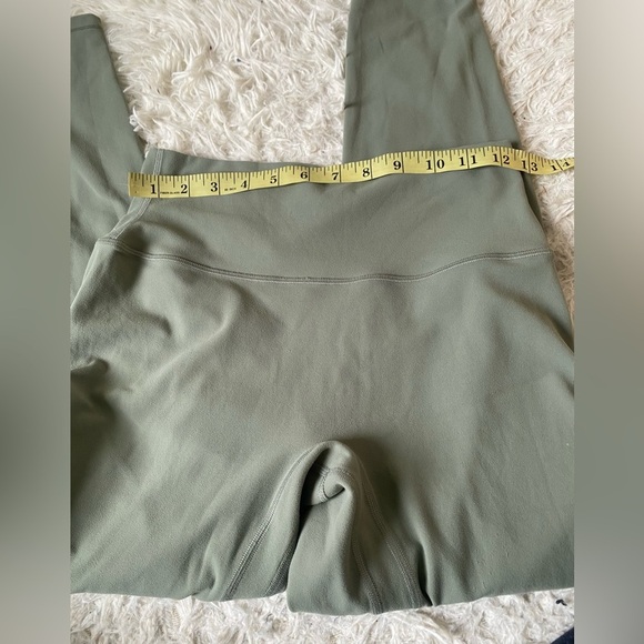 Aritzia Golden BUTTER Infinite Hi-Rise Legging - Picture 3 of 8